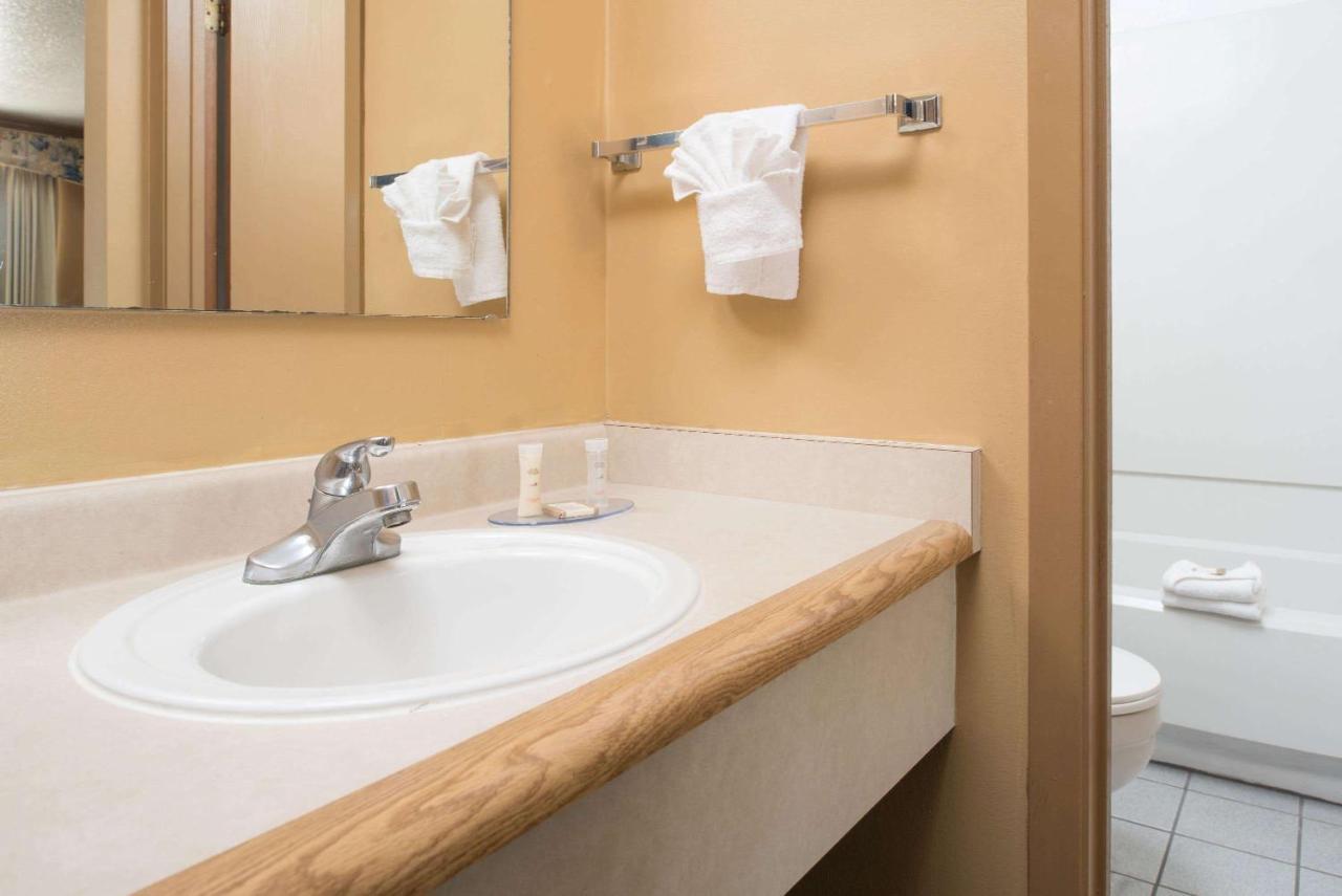 Howard Johnson By Wyndham Boise Esterno foto